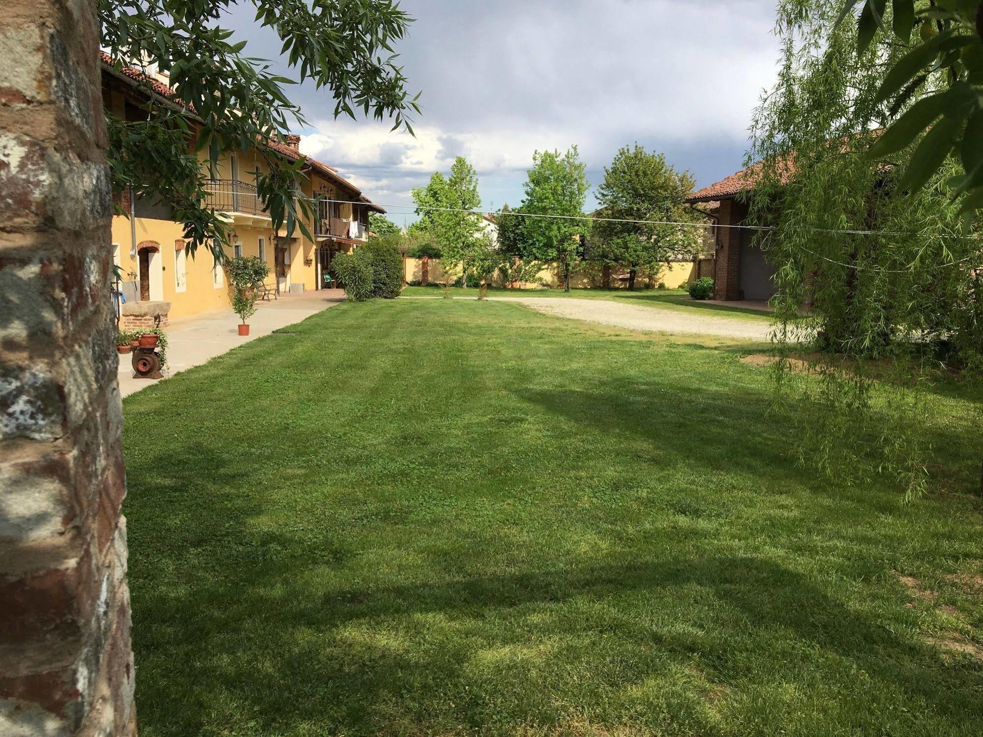 Bed and Breakfast Quattro Gatti Airasca Exterior foto